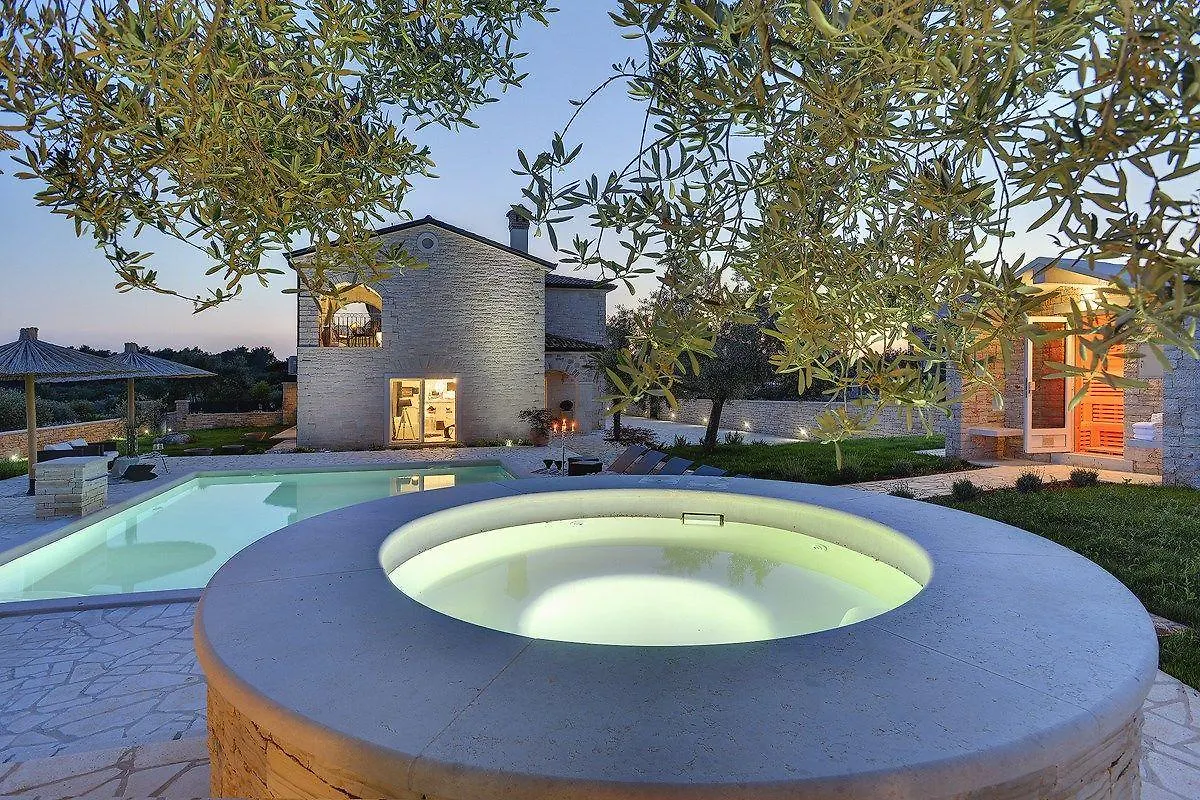 Villa Paradiso Rovinj 0*,